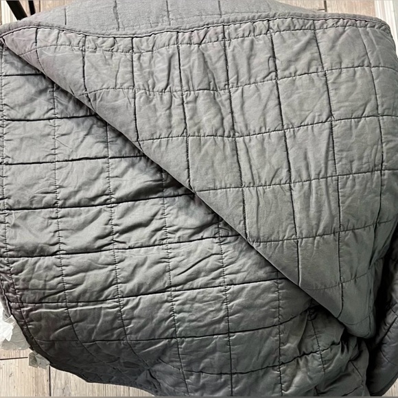 NEW Casaluna Heavyweight Linen Blend Queen Size Quilt Dark Gray Winter Cozy Warm - Picture 10 of 14